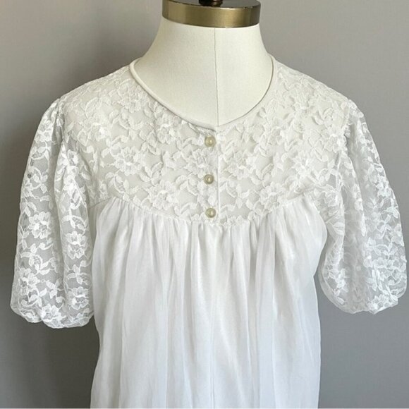 Vintage 60s White Double Layered Semi-Sheer Chiffon Robe Peignoir - M/L - Picture 3 of 12